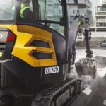 Minikoparka ECR25DFL